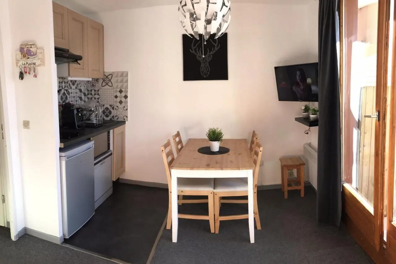 Bright Studio With Balcony La Plagne France